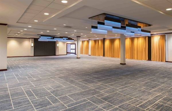 DoubleTree by Hilton Hotel San Francisco Airport