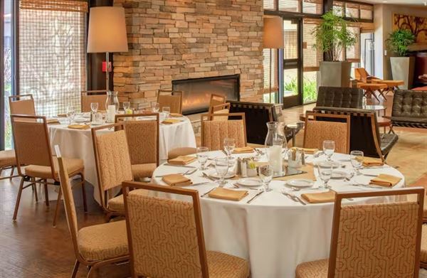 DoubleTree by Hilton Hotel San Francisco Airport