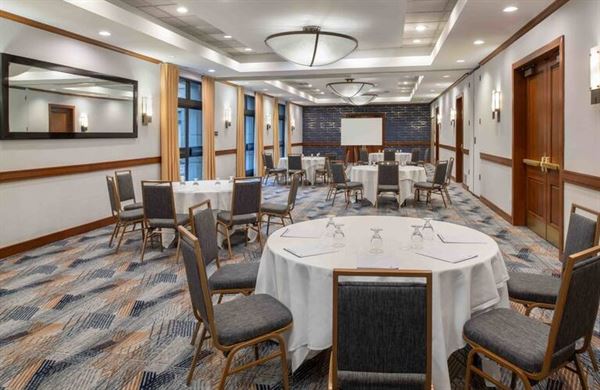 DoubleTree by Hilton Hotel San Francisco Airport