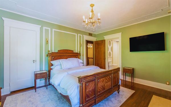 Martha's Bed & Breakfast