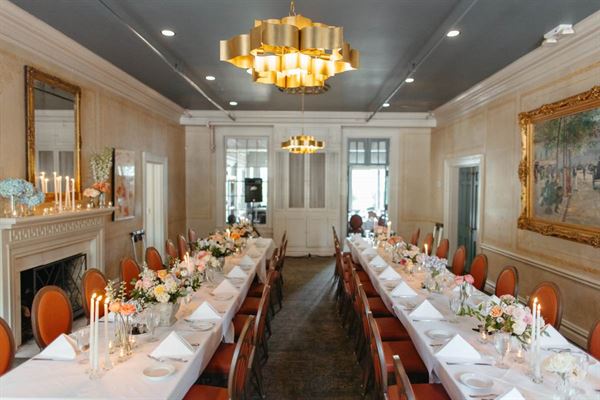 Mere Bulles Restaurant