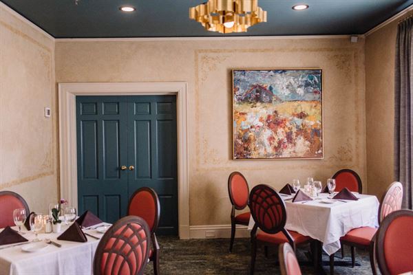 Mere Bulles Restaurant