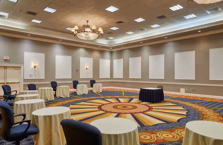 Virginia Crossings Hotel & Conference Center