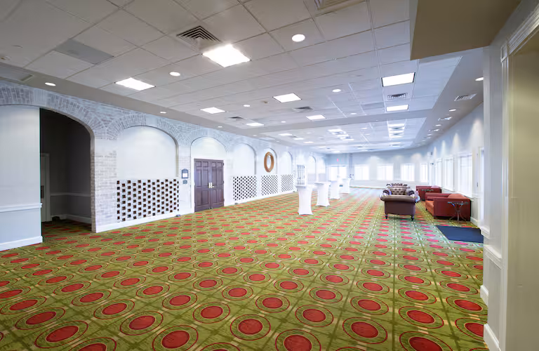 Virginia Crossings Hotel & Conference Center