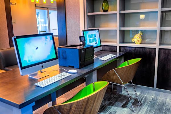 Holiday Inn Express and Suites by IVY