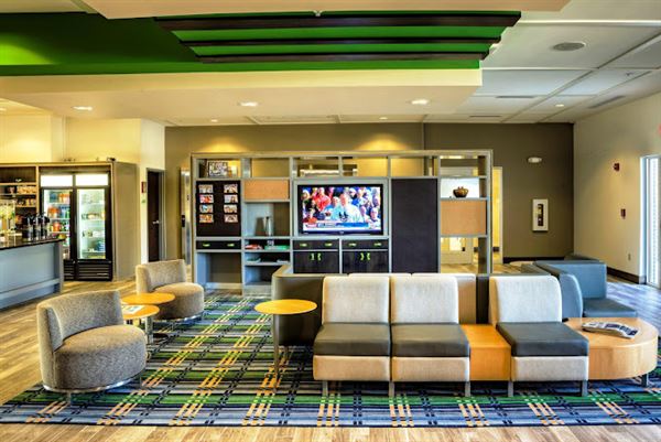 Holiday Inn Express and Suites by IVY
