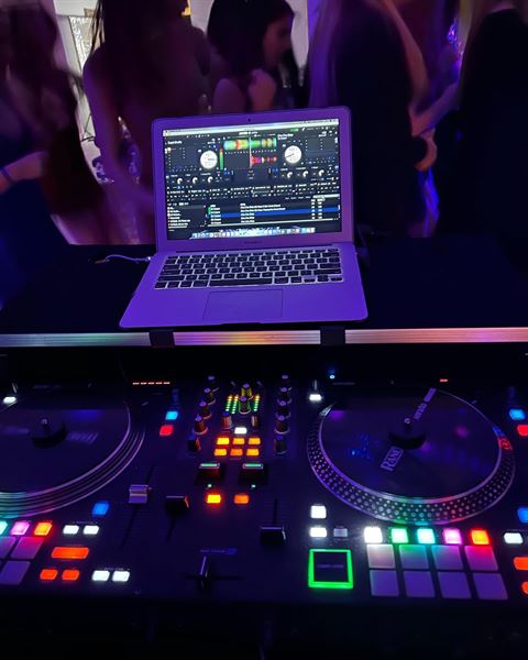 Steady flow Entertainment