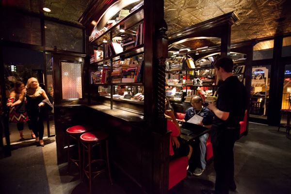 Hibernian Irish Pub & Restaurant