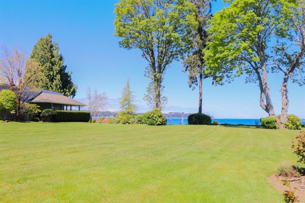 Pacific Shores Resort