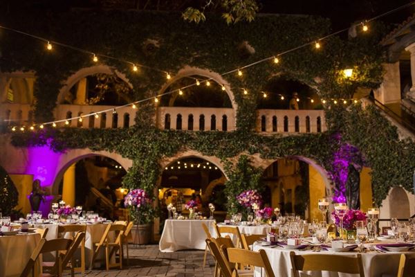 Tlaquepaque Arts & Shopping Village