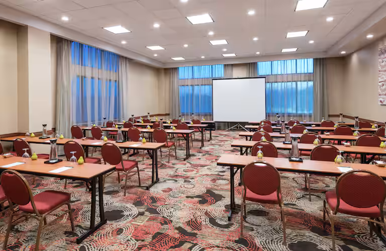 Embassy Suites St. Louis-St. Charles Hotel