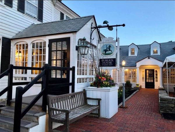 Publick House Historic Inn