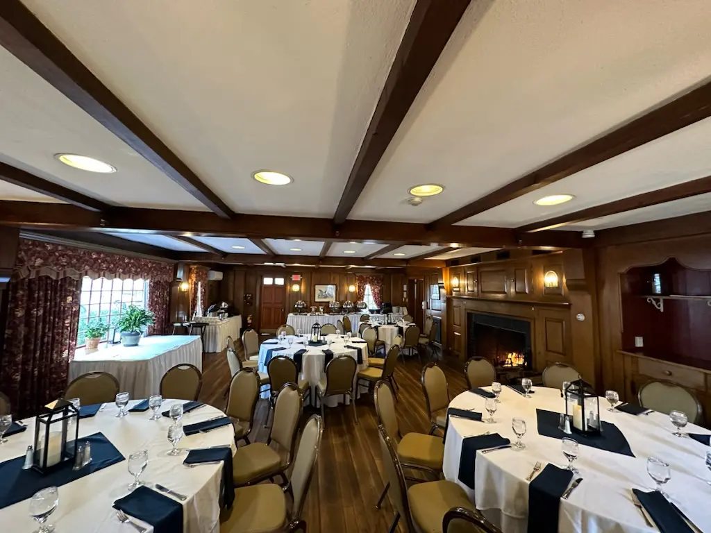 Publick House Historic Inn