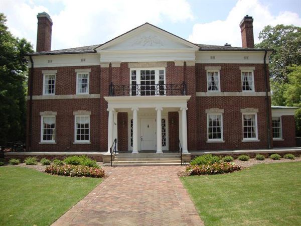 McRitchie-Hollis Museum