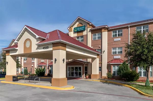 Quality Suites Addison-Dallas