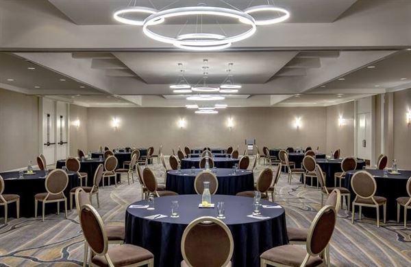 DoubleTree by Hilton Hotel Chicago - North Shore Conference Center