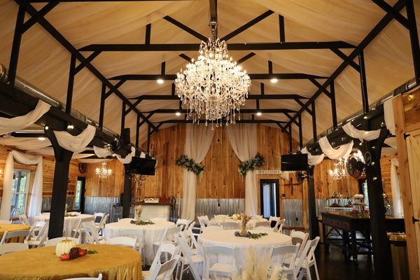 Pin Oak Farms Wedding Venue