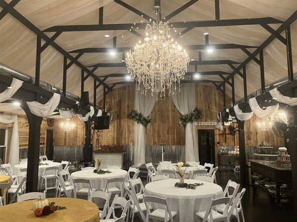 Pin Oak Farms Wedding Venue