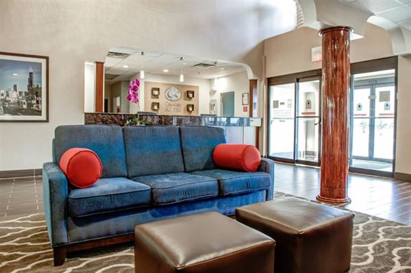 Comfort Suites Lombard - Addison