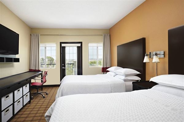 Four Points by Sheraton Hotel & Suites Calgary West