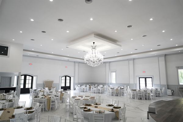 Bella Luna of Millcreek