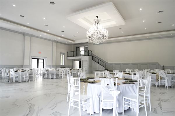 Bella Luna of Millcreek