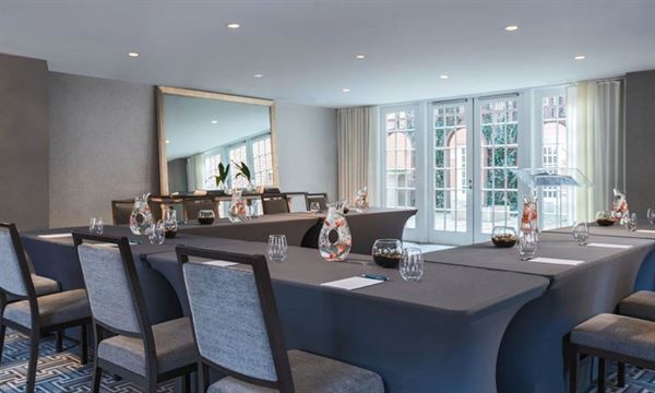 Archer Hotel Alexandria