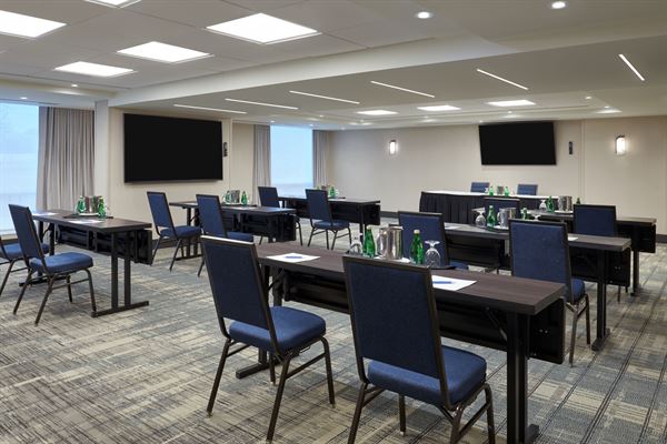 Four Points by Sheraton Point Edward Sarnia