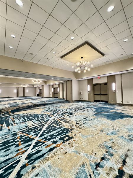 Sheraton Milwaukee Brookfield Hotel