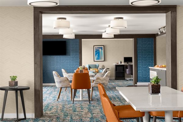 Sheraton Milwaukee Brookfield Hotel