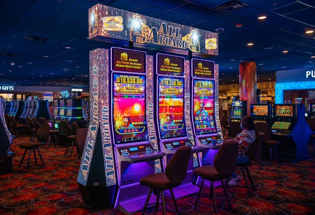 Grand Casino online játéktermi környezet a képernyőn