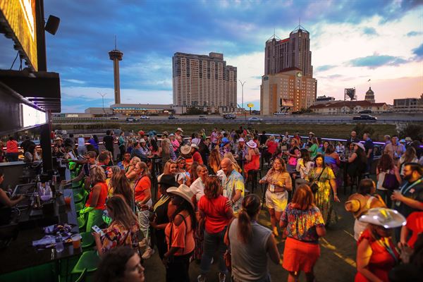 Downtown's #1 Venue-SMOKE SKYBAR