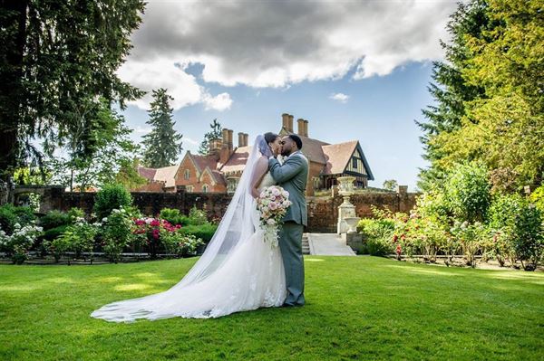 Thornewood Castle Inn & Gardens