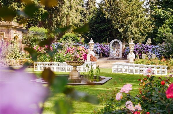 Thornewood Castle Inn & Gardens