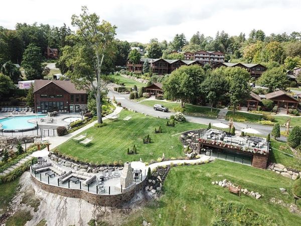 The Lodges At Cresthaven