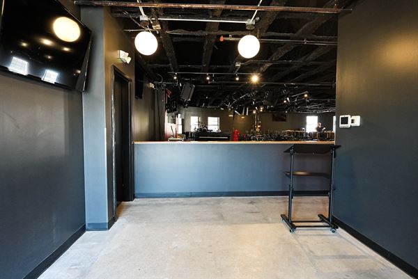 Hammers Dueling Piano Bar