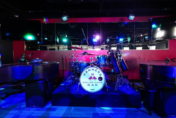 Hammers Dueling Piano Bar