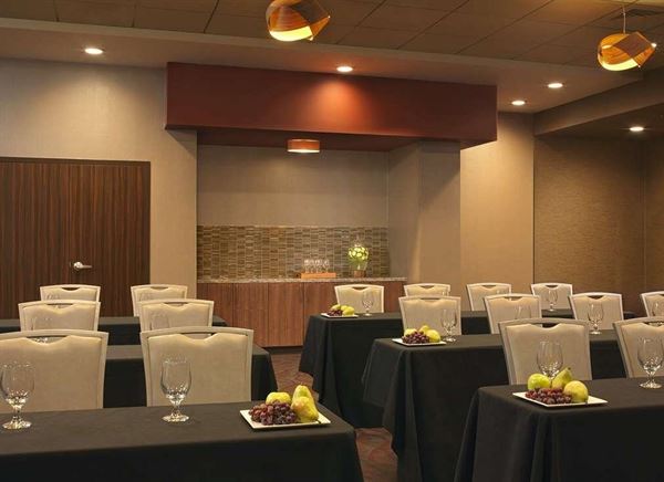 The Broadway Columbia - a DoubleTree by Hilton Hotel