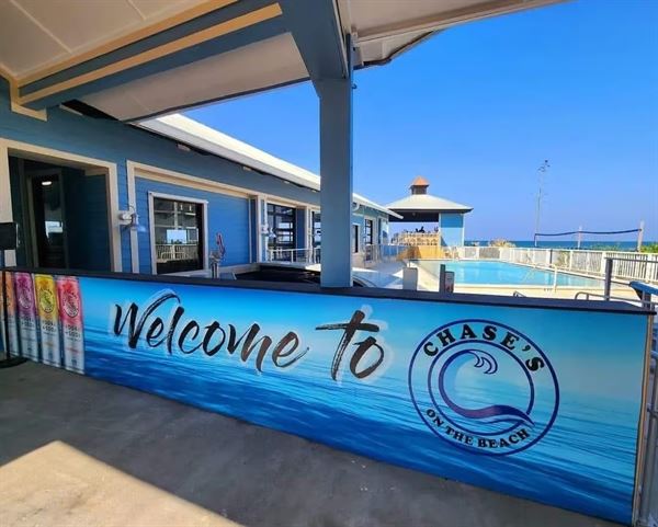 Chases on The Beach Bar & Restaurant
