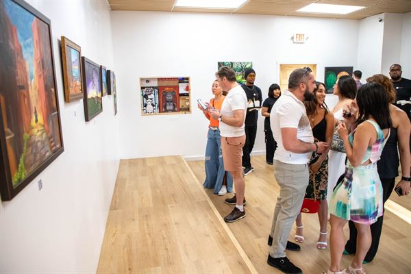 LARAMERCHI Event Gallery