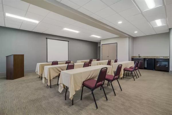 Country Inn & Suites by Radisson Goldsboro