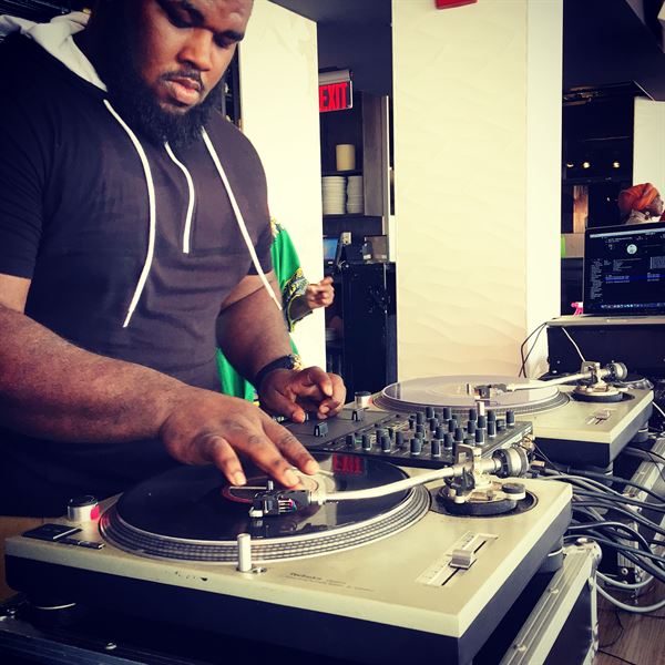 DJ PlayDAT Sound & Lighting