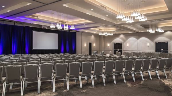 Renaissance Chicago O'Hare Suites Hotel