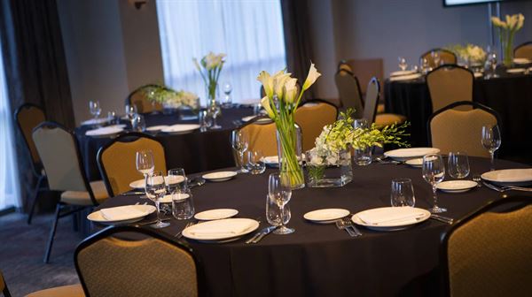 Renaissance Chicago O'Hare Suites Hotel