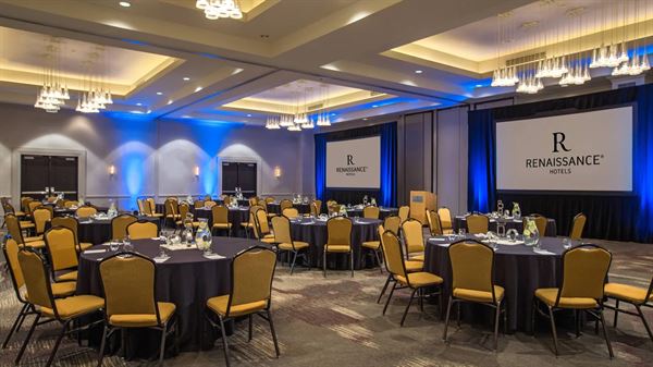 Renaissance Chicago O'Hare Suites Hotel