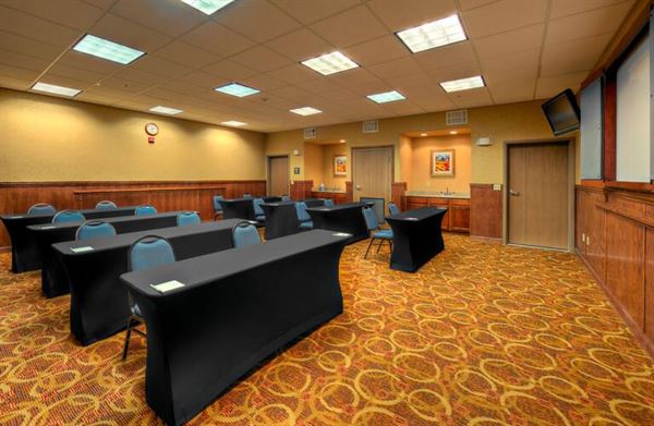 Hampton Inn & Suites Palmdale