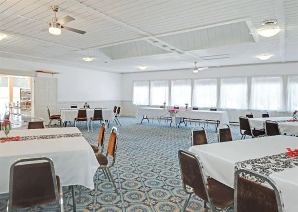 Howard Johnson Lindsay