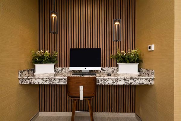 Endeavor Inn & Suites Topeka