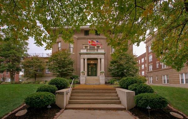 The Saint Louis Woman's Club