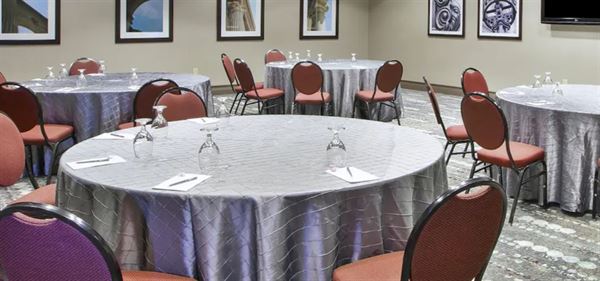 Embassy Suites by Hilton Columbus - Airport